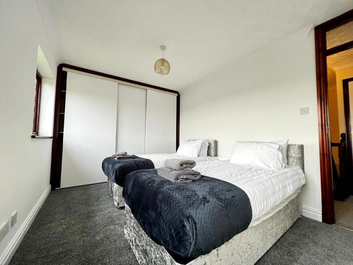 The Deja View House By Incredible Stay Peterborough Bagian luar foto