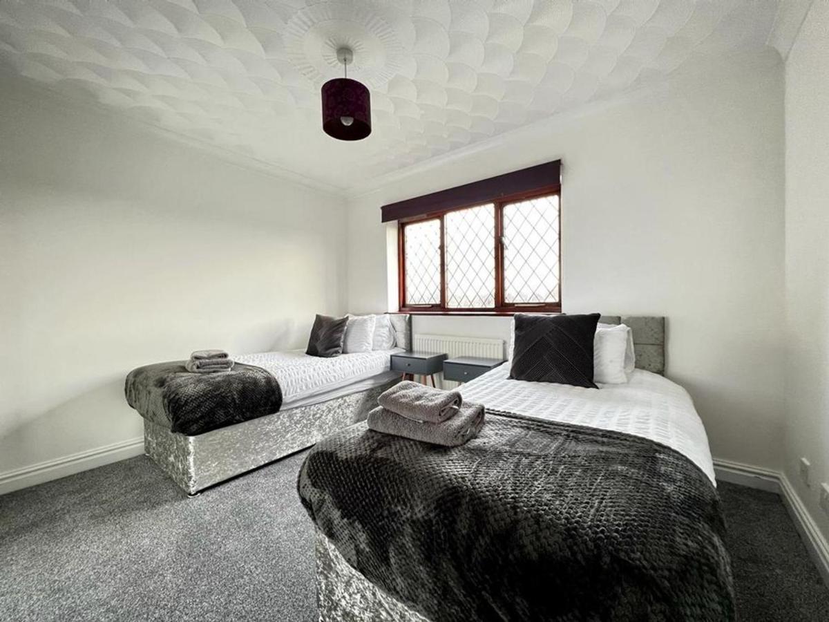 The Deja View House By Incredible Stay Peterborough Bagian luar foto