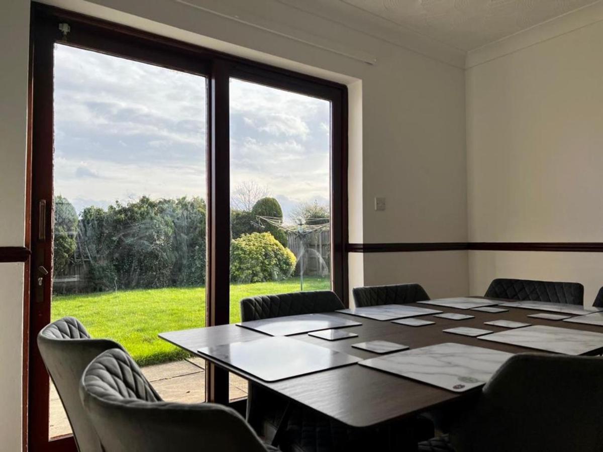 The Deja View House By Incredible Stay Peterborough Bagian luar foto